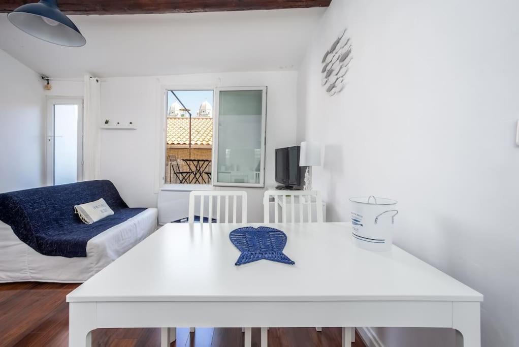 Au Coeur Du Panier Avec Terrasse 2 A 4 Personnes Climatisation Apartment Marseille Ngoại thất bức ảnh